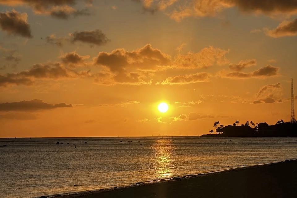 Sunday Sunset Reset Yoga – Magic Island Oceanfront Experience