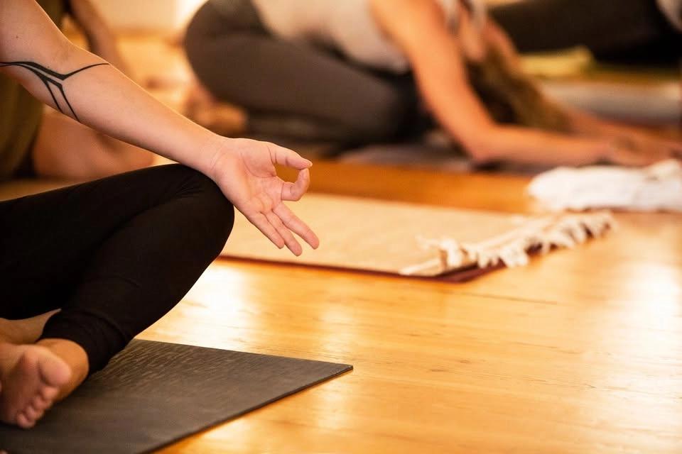 SOMMARKURS - yoga för stressreducering
