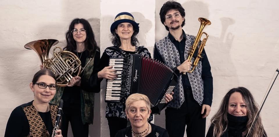 Hop Skotshne Klezmer Band + Yiddiomatikh at Jamboree
