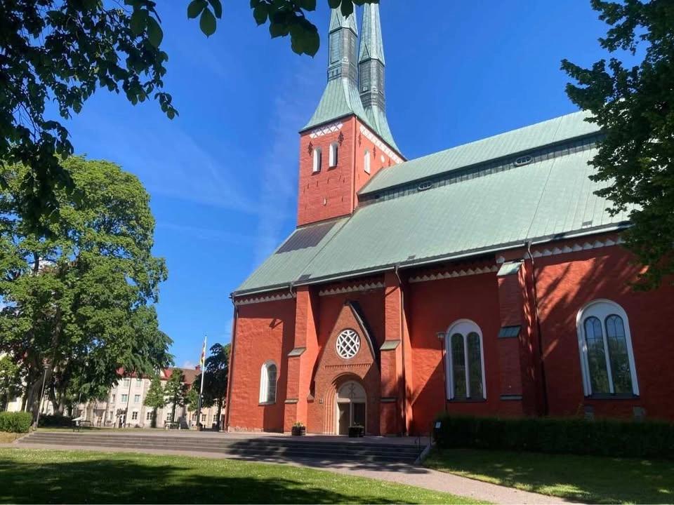 Dramatiserad historisk stadsvandring i Växjö med f.d. landshövding Anders Koskull