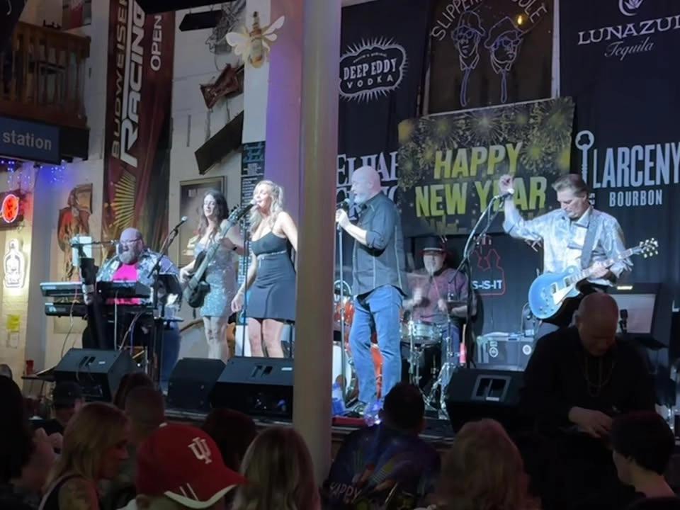 Off The Hook @ Frankfort Concert Series