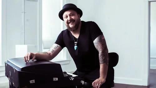 Lincoln Community Foundation Garden Performance Series presents Josh Hoyer!!