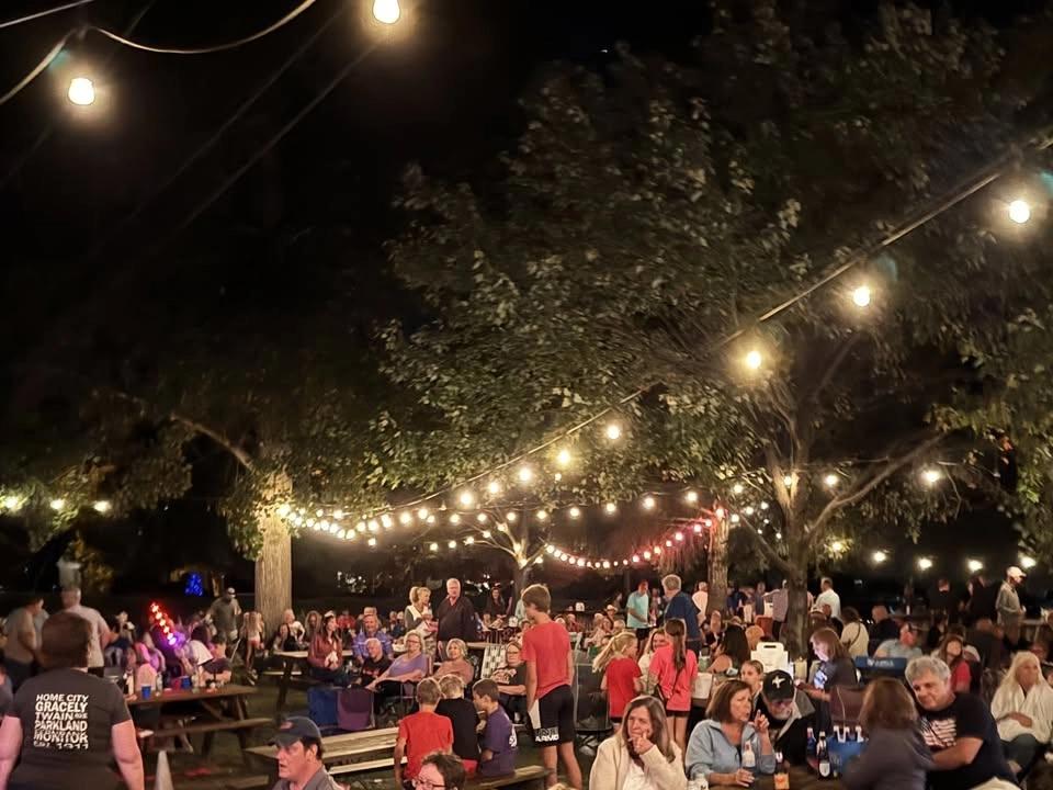 Howlโn Maxx Band at Fernbank Golf Course