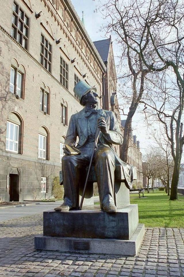 Walking tour in Copenhagen 1800-2026 - Hans Christian Andersen