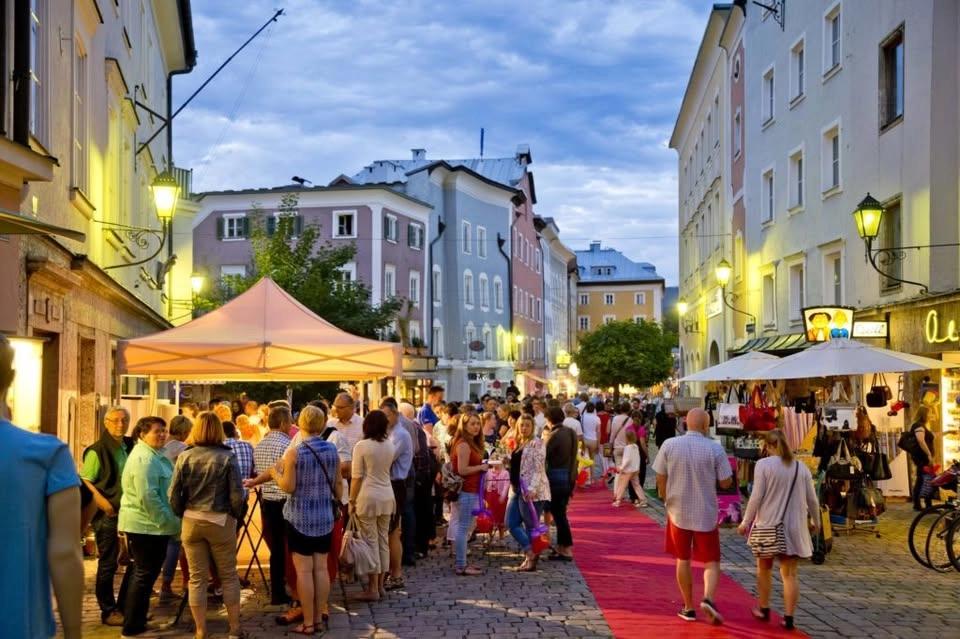 moonlight shopping September